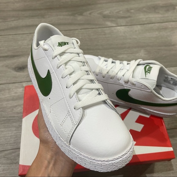 💚🤍Nike Blazer Low GS Forest Green💚🤍 - Picture 4 of 11